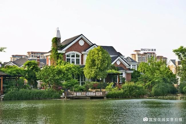 生涯在有湖的地方，，是对人生的浪漫私藏